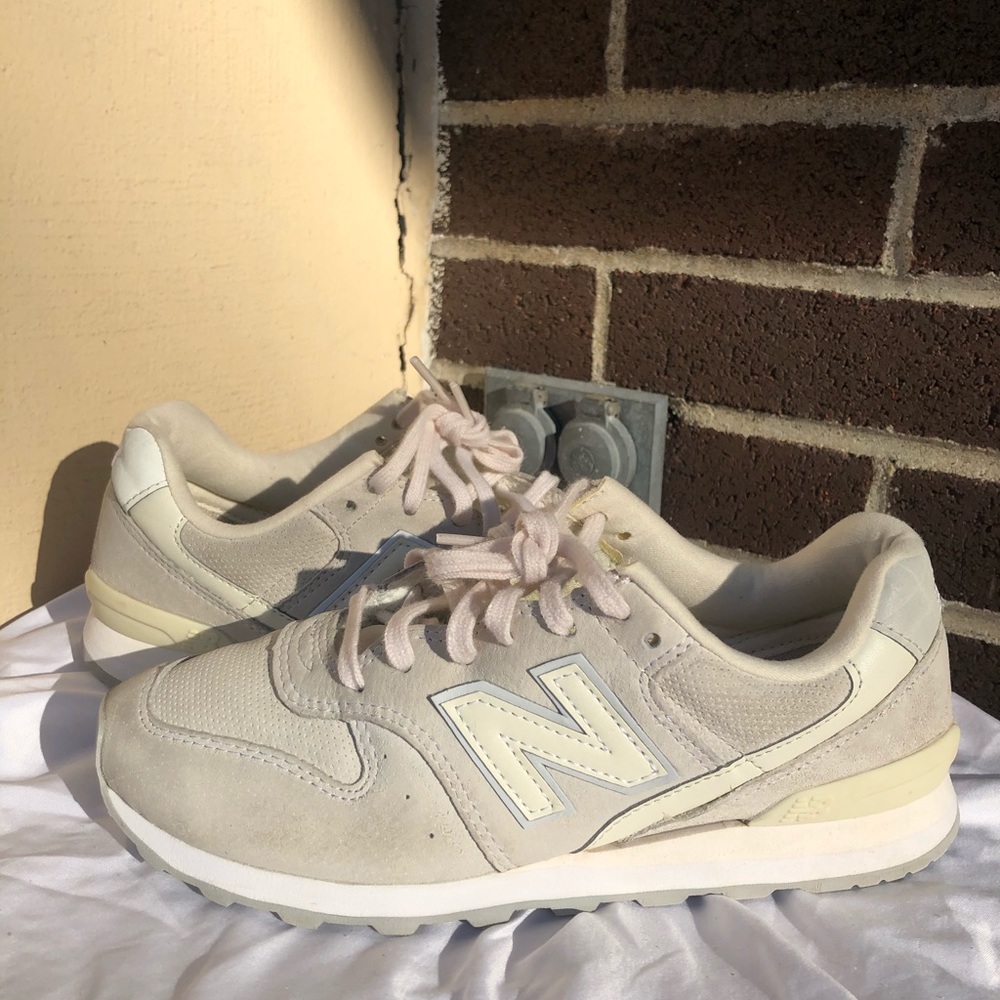 Off-White Yellow Tint New Balance Sneakers 👟
